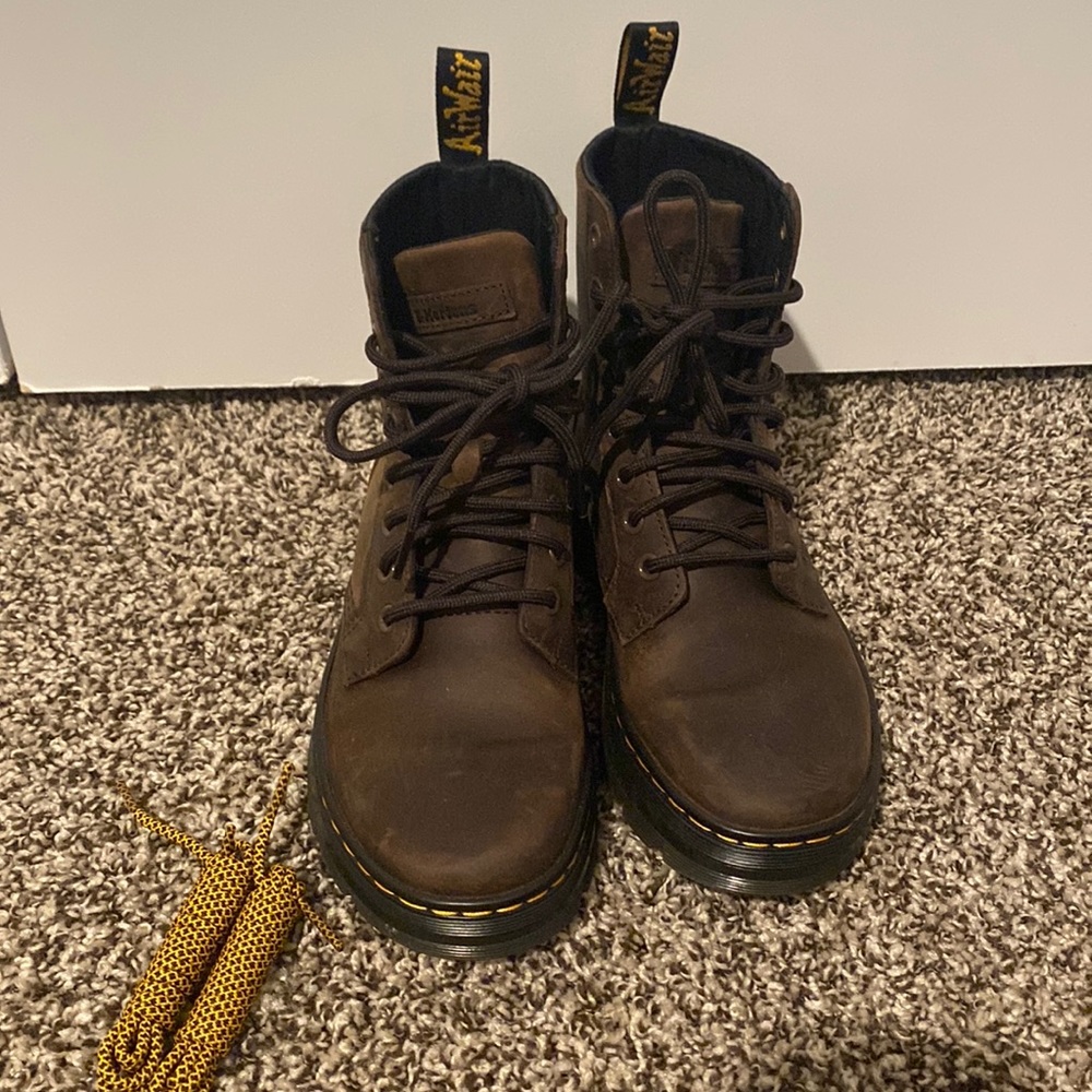 Doc Marten: COMBS CRAZY HORSE LEATHER CASUAL BOOTS